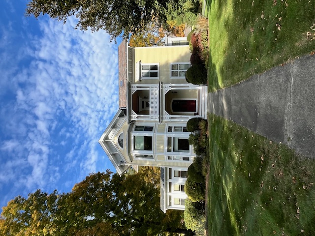 Focused Property Photo