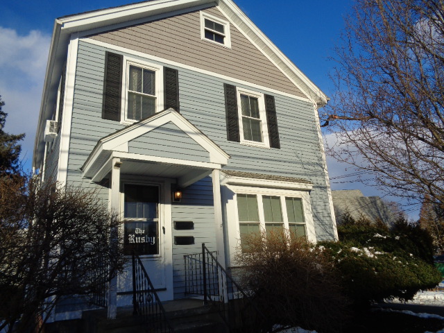 Focused Property Photo