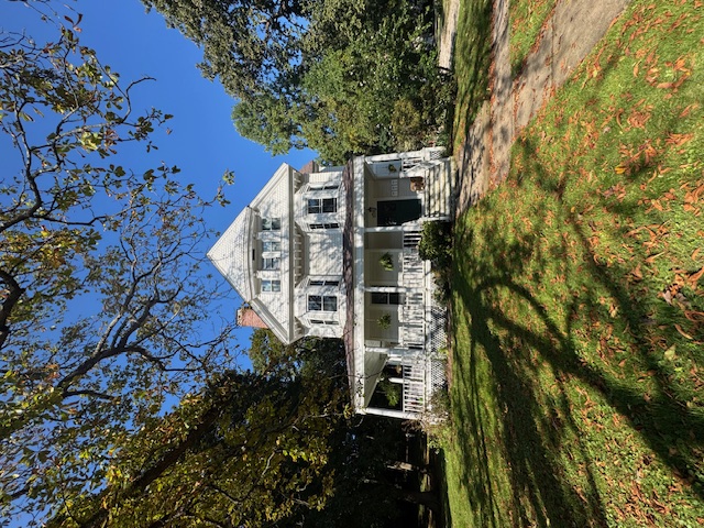 Focused Property Photo