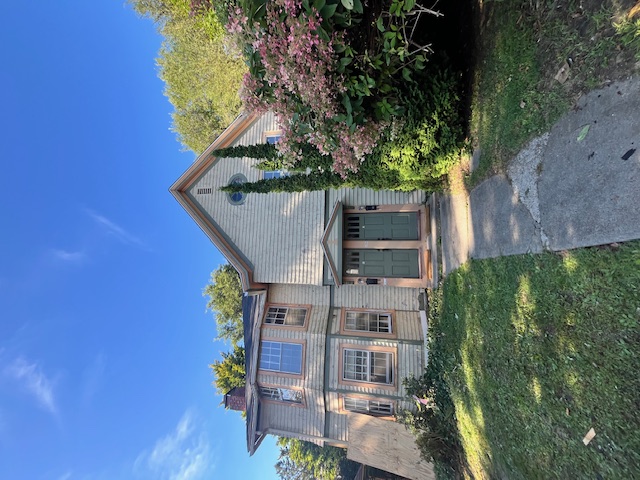Focused Property Photo